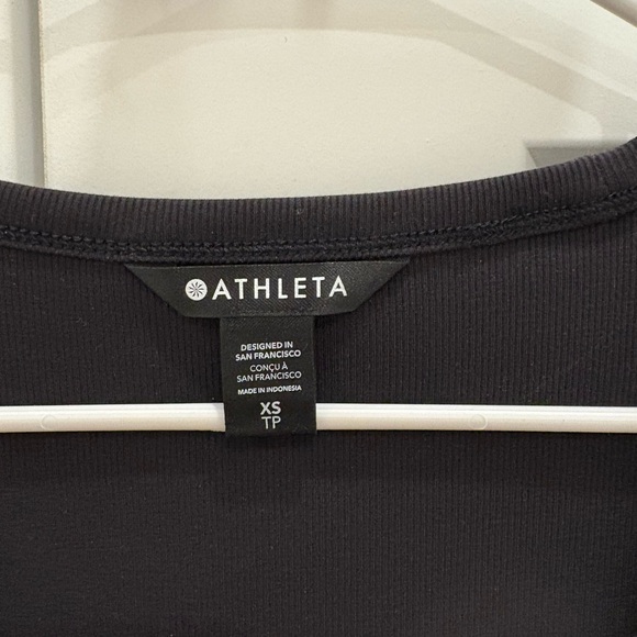 Athleta Xs Bundle, two square neck tops, one dress and one cropped zip up - Picture 5 of 11